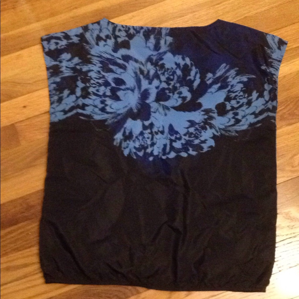 Beautiful Loft black and blues top - Picture 4 of 4